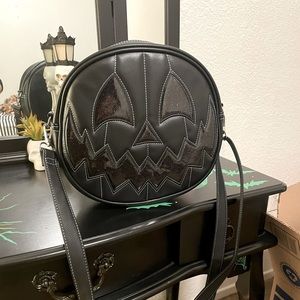 Love pain and stitches pumpkin kult bag